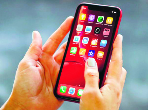 Five years imprisonment for showing obscene videos on mobile phones to girls