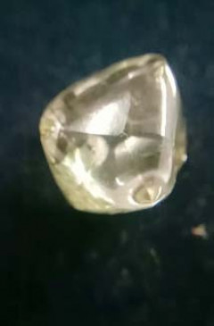 पन्ना की उथली हीरा खदान में मिला  26.11 कैरेट का हीरा