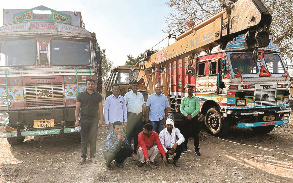 3 smugglers arrested, goods worth 55 lakhs recovered