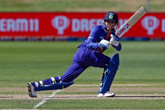 दक्षिण अफ्रीका ने चार विकेट से जीता मैच