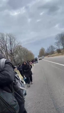 भारतीय दूतावास ने छात्रों से कहा, रोमानियाई सीमा पार करते समय पैसे न दें