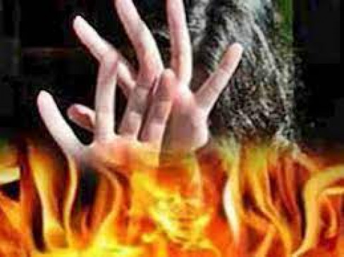 Angry Husband burns his wife, beats up hospitalized wife with kicks