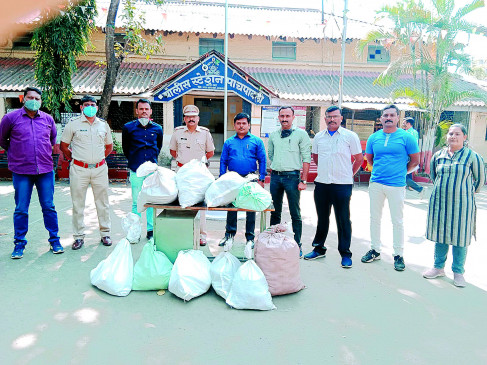 Scented tobacco worth 1.29 lakh seized in the raid
