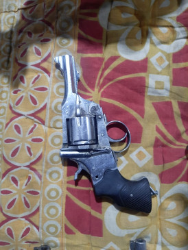 यूपी एसटीएफ ने अलीगढ़ में अवैध हथियार यूनिट का किया भंडाफोड़