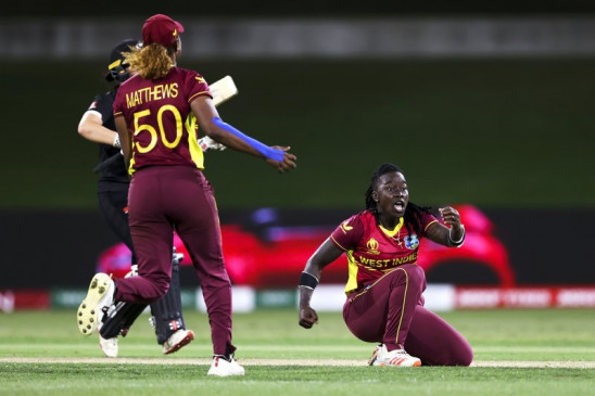 Hayley Matthews praises Deandra Dottin Hayley Matthews praises Deandra Dottin
