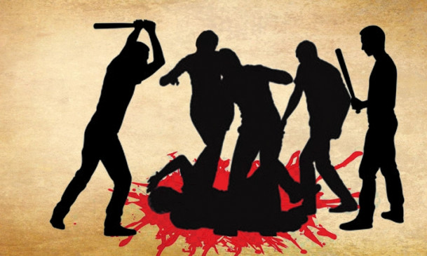 यूपी में पीड़िता के परिवार ने छेड़छाड़ करने वाले व्यक्ति की पीट-पीटकर हत्या की