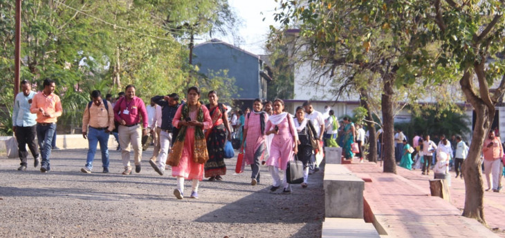 Gram Sevaks gave the examination of Village Development Officer Gram Sevaks gave the examination of Village Development Officer
