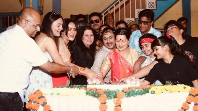 हप्पू की उलटन पलटन ने किए 3 साल पूरे, शो के कास्ट ने जमकर मचाया धमाल  हप्पू की उलटन पलटन ने किए 3 साल पूरे, शो के कास्ट ने जमकर मचाया धमाल