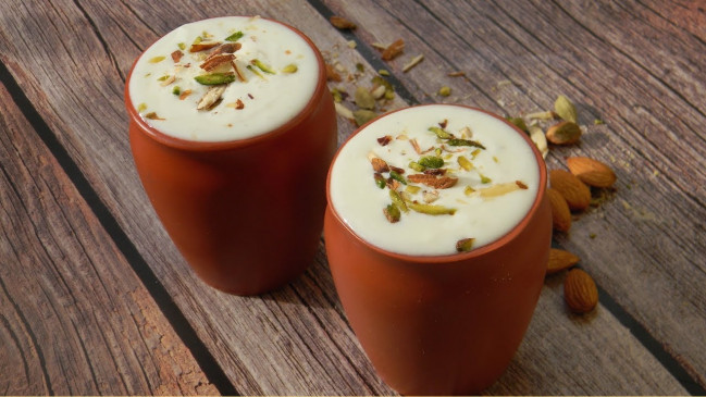 घर पर बनाएं बादाम खसखस ठंडाई मसाला, यहां देखें रेसिपी