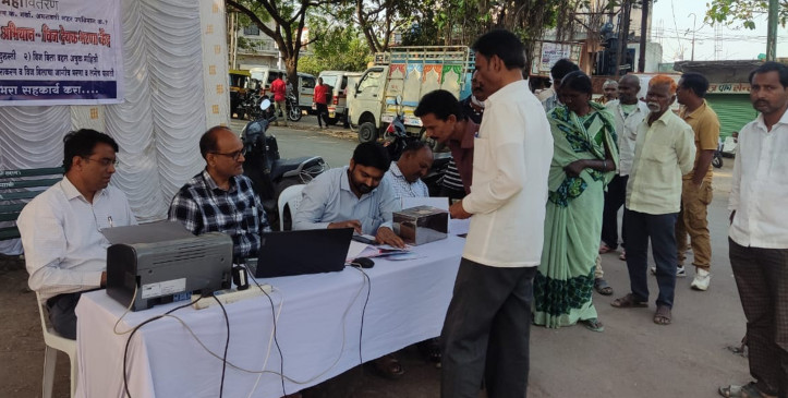 On-spot settlement of complaints in the electricity departments camp in Wadali On-spot settlement of complaints in the electricity departments camp in Wadali