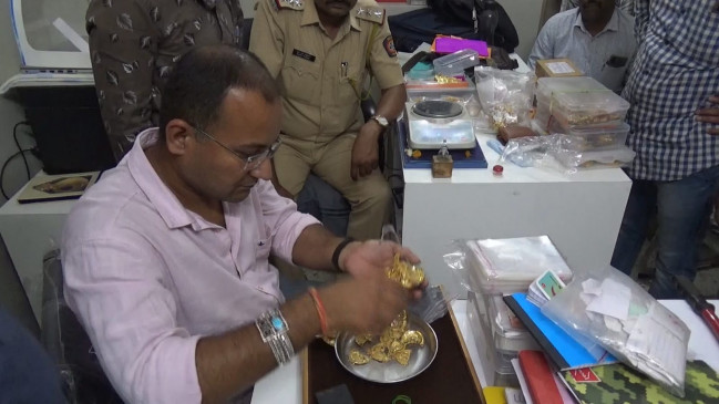 Police seized gold worth 5 crores by raiding Police seized gold worth 5 crores by raiding