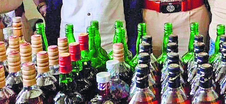आबकारी विभाग के सामने टार्गेट का पहाड़, 15 दिन में 49 प्रतिशत पूरा करना है लक्ष्य आबकारी विभाग के सामने टार्गेट का पहाड़, 15 दिन में 49 प्रतिशत पूरा करना है लक्ष्य
