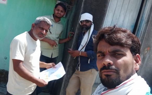 The family became helpless in front of the threat of Mahavitaran The family became helpless in front of the threat of Mahavitaran