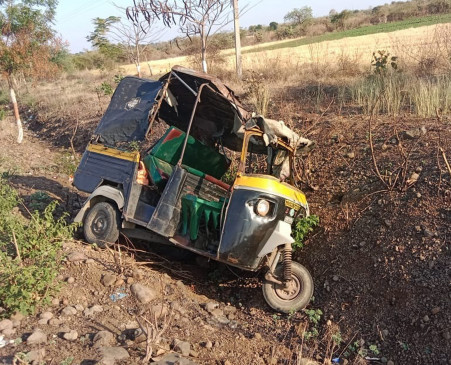 Two dead, one serious in collision between auto rickshaw and two wheeler Two dead, one serious in collision between auto rickshaw and two wheeler