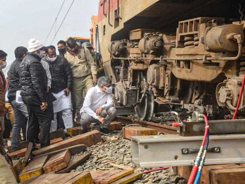 Vaishnav says No paucity of funds for Lalitpur-Singrauli rail project Vaishnav says No paucity of funds for Lalitpur-Singrauli rail project