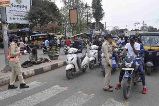 Women officers-employees took command of the traffic