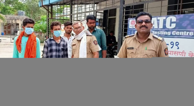 12 mobiles seized from mobile theft gang 12 mobiles seized from mobile theft gang