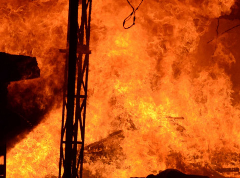 Minor fire breaks out at Connaught Place, no casualties