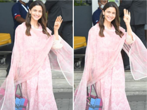 शादी के बाद पहली बार पेस्टल पिंक सलवार सूट में नजर आई आलिया भट्ट, यहां देखें वीडियो शादी के बाद पहली बार पेस्टल पिंक सलवार सूट में नजर आई आलिया भट्ट, यहां देखें वीडियो