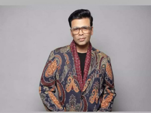 करण जौहर की डिनर पार्टी में पहुंचे बी-टाउन सेलेब्रिटीज, यहां देखें वीडियो करण जौहर की डिनर पार्टी में पहुंचे बी-टाउन सेलेब्रिटीज, यहां देखें वीडियो