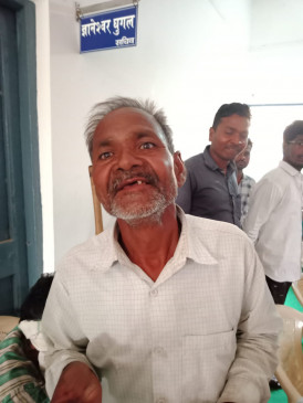 ग्राम सभा में किसान ने की सुसाइड की कोशिश, पंचायत में तोडफ़ोड़