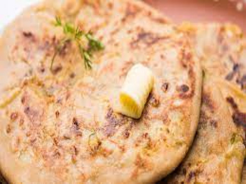घर पर बनाएं नरम और ढाबे जैसा स्वादिष्ट अचारी आलू पराठें