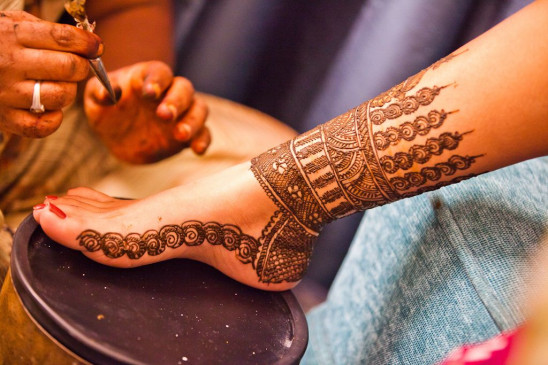 Hariyali Teej 2021 Mehndi Designs: मेंहदी के बिना अधूरा है तीज का त्योहार,  देखें लेटेस्ट मेहंदी डिजाइन - hariyali teej 2021 latest mehndi designs  henna tlif - AajTak