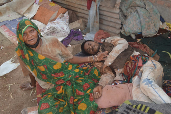 Mother kept pleading for four hours to take the dead body to the hospital...