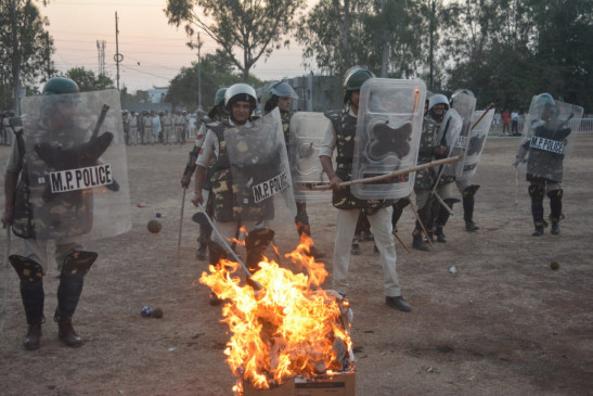 Rehearsals were done at the Parade Ground to deal with the riots.