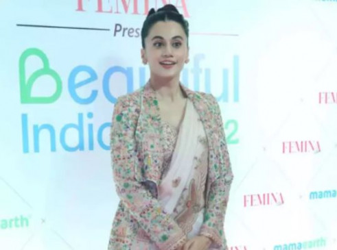 फेमिना के इवेंट मे दिखा तापसी पन्नू का ग्लैमरस अंदाज, फिल्म को लेकर नर्वस हुई एक्ट्रेस