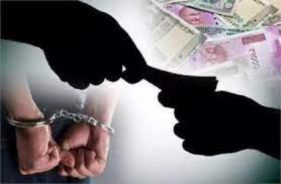 3 officers arrested for taking bribe of 50 lakhs