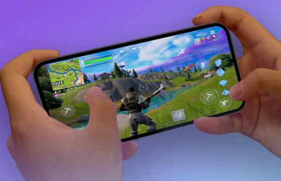 Fortnite iOS now available for free