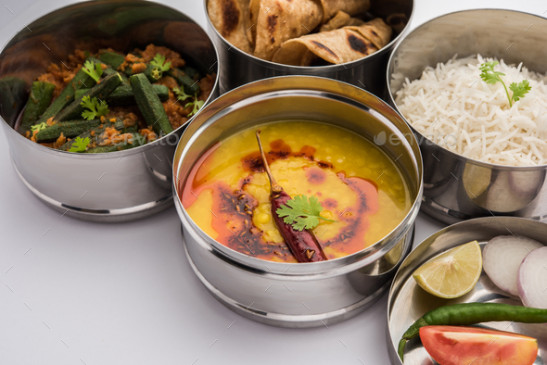 बच्चों के लिए बनाएं टेस्टी और हेल्दी टिफिन, यहां देखें रेसिपी