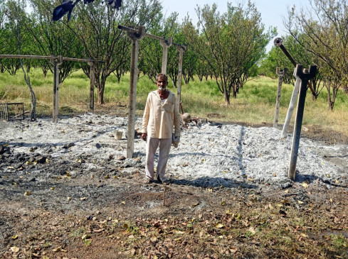 Loss of lakhs due to fire in the field due to short circuit Loss of lakhs due to fire in the field due to short circuit