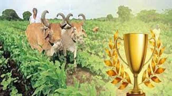 महाराष्ट्र शासन का वसंतराव नाईक खेतीनिष्ठ किसान पुरस्कार बालकृष्ण पाटिल कंडारी को प्रदान