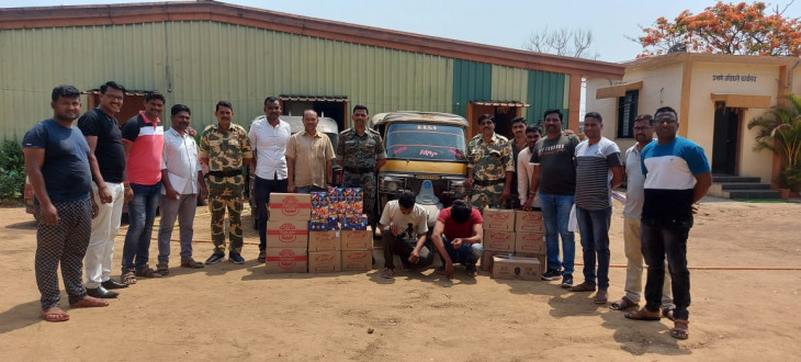 They were smuggling liquor by auto, police caught them with goods