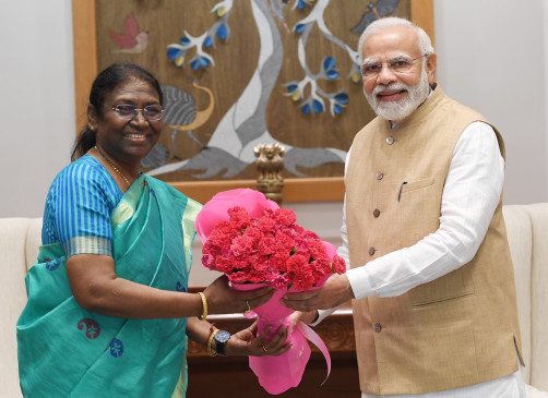 प्रधानमंत्री नरेंद्र मोदी ने की द्रौपदी मुर्मू से मुलाकात-कहा, भारत के विकास को लेकर असाधारण है उनका विजन