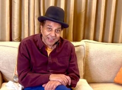 धर्मेंद्र ने वीडियो मैसेज जारी कर, अस्पताल में भर्ती होने की अफवाहों को किया खारिज 