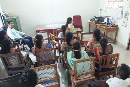 In online training, women learned the nuances related to milk products In online training, women learned the nuances related to milk products