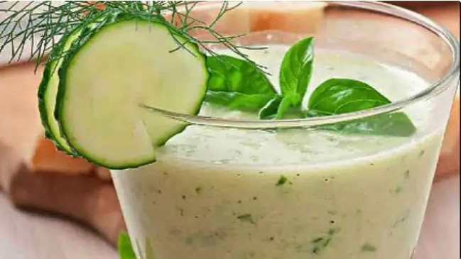 मसाला छाछ तो आप ने बहुत बार पी होगी पर क्या आप ने खीरा मसाला छाछ पी हैं। गर्मी में मिलेगी राहत