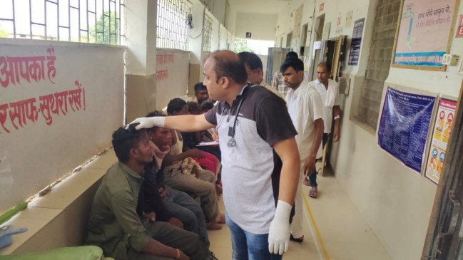 Pickup overturned, 29 injured, 7 in critical condition