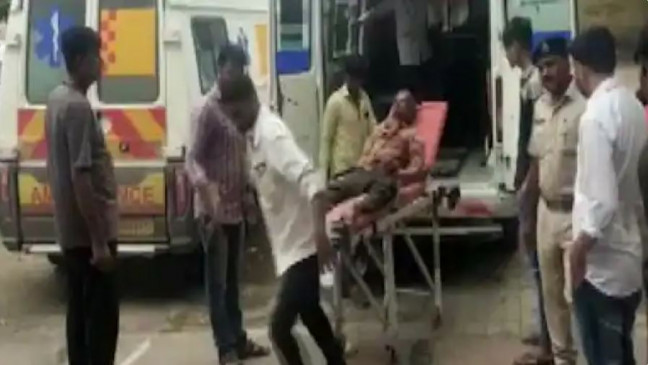 गुजरात में जहरीली शराब पीने  से 19  की मौत, 30 लोगों की बिगड़ी  हालत,  अस्पताल में इलाज जारी गुजरात में जहरीली शराब पीने  से 19  की मौत, 30 लोगों की बिगड़ी  हालत,  अस्पताल में इलाज जारी