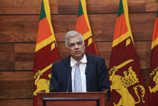 रानिल विक्रमसिंघे ने श्रीलंका के अंतरिम राष्ट्रपति के रूप में शपथ ली