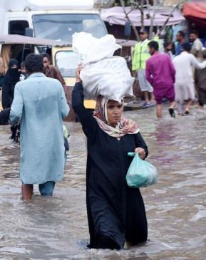 पाकिस्तान में भारी बारिश का कहर जारी, अब तक 282 लोगों की मौत