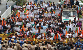 Delhi BJP protests on the streets against Manish Sisodia, raises demand for dismissal