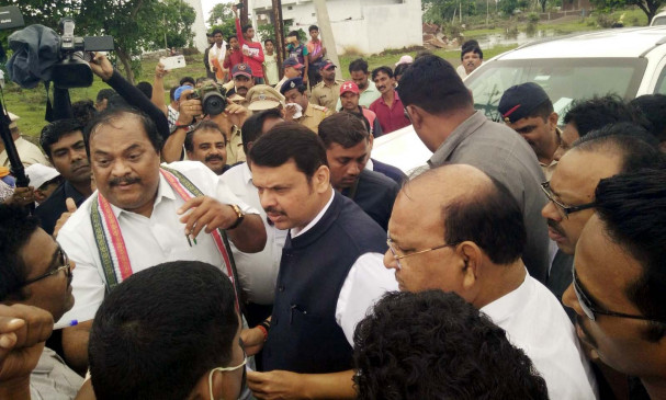Deputy Chief Ministers visit to the flood affected area of Vidarbha