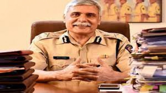 Even after resigning from the company, Sanjay Pandey was looking after the work