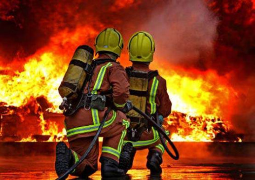Instructions to pay 10 lakh each to the widows of fire brigade employees
