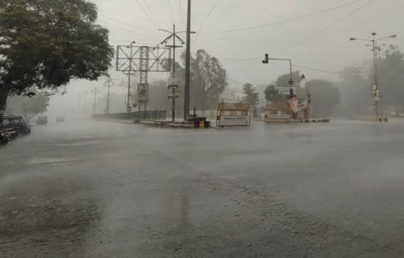 Intermittent light rain in Vidarbha districts, water being released from dams