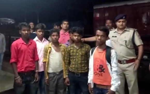 Police rescued 12 minors being taken for wages